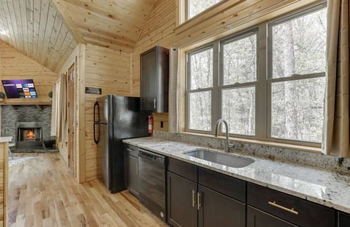 Cleveland Cabin | Pure Gold-Voted Top New Design Super Luxury and Private