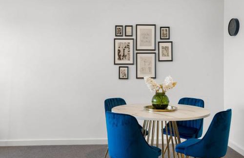 Adelaide Central Business District Apartment | Pure Luxury Modern CBD 1BR Apt ChinaTown Carpark