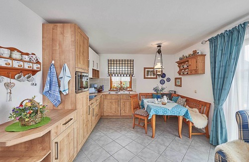 Hartmannsreut Apartment | Pure romance & tranquillity - time out on the edge of the forest with mountain views and a tiled stove