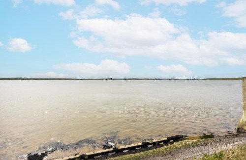 Purfleet Apartment | Purfleet, Grays - Cosy 2bd Apartment Lakeside