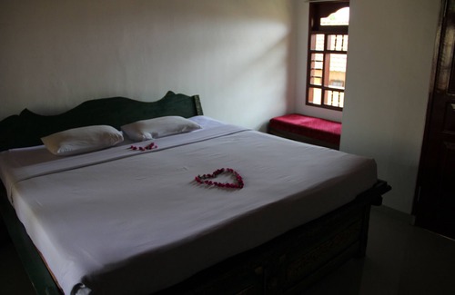 Senggigi Hotel | Puri Bunga Senggigi