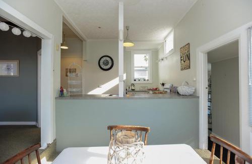 Napier House | Puriri Downtown Villa - Napier Holiday Home