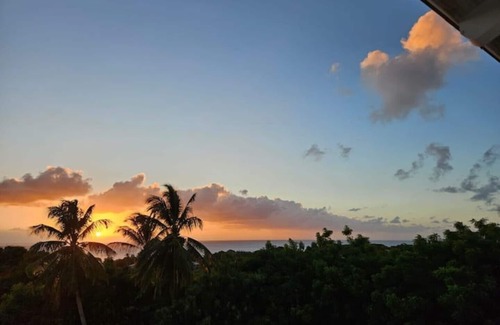 Mount Standfast Villa | Purple Haze: Sea View, Infinity Pool home, full kitchen with WiFi on West Coastn
