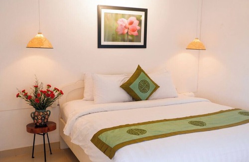 Hue City Centre Hotel | Purple Hue Charming Riverside Hotel