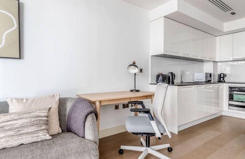 West Kensington Apartment | Purpose built Kensington 1BR w/Balcony, nr shops & bars, by Blueground