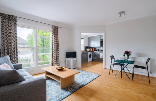 East Putney Apartment | Putney Perfection - One Bedroom Apartment, Sleeps 2
