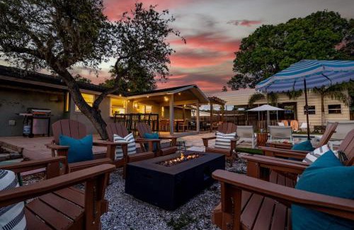 Palma Sola House | Putt Putt Huge Pool Fire Pit BBQ