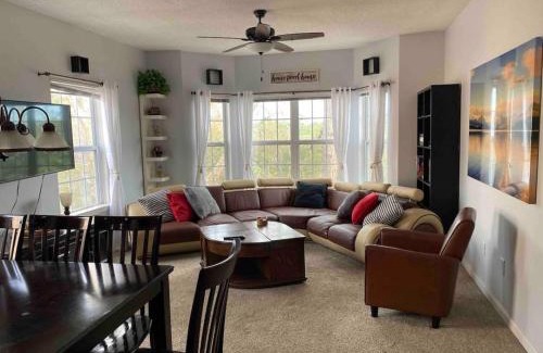 Red Hill House | Putters Hideaway at Legends Golf Resort