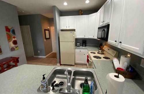 Red Hill House | Putters Hideaway at Legends Golf Resort