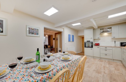 Machynlleth House | Pwllglas - Three Bedroom House, Sleeps 6