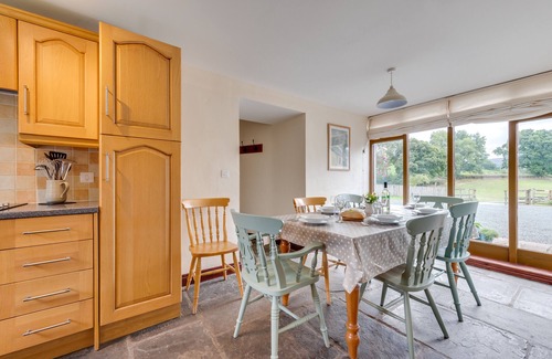 Cilmeri House | Pwllyn - Four Bedroom House, Sleeps 6