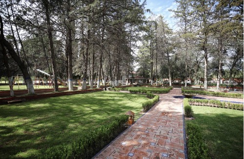 San Martin de las Piramides Hotel | Pyramid Retreat: Club Campestre Teotihuacan Oasis