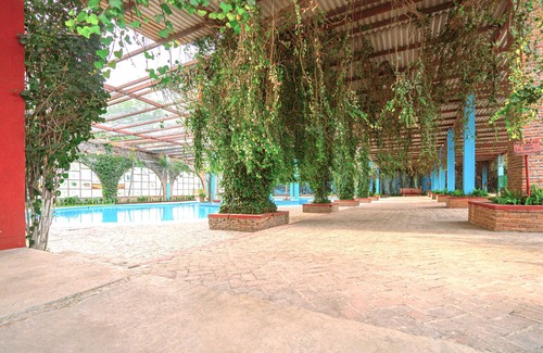 San Martin de las Piramides Hotel | Pyramid Retreat: Club Campestre Teotihuacan Oasis