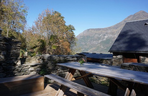 Sazos Ski Chalet | Pyrenees Paradis, fun barn charm