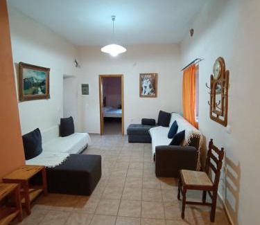 East Mani House | pyrgospito