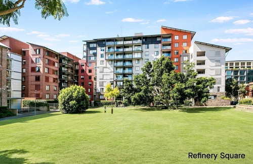 Pyrmont Apartment | Pyrmont - BOW66 - Bowman Street - Spacious 3BR in Jacksons Landing with Balcony, Views Resort Facilities