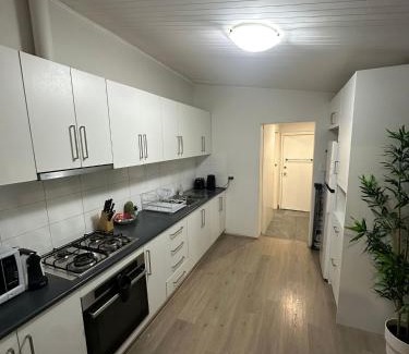 Pyrmont Apartment | Pyrmont NSW - 3 Bedroom Apartment- 8 Guests - NetFlix