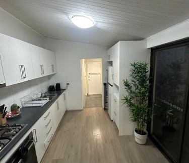 Pyrmont Apartment | Pyrmont NSW - 3 Bedroom Apartment- 8 Guests - NetFlix