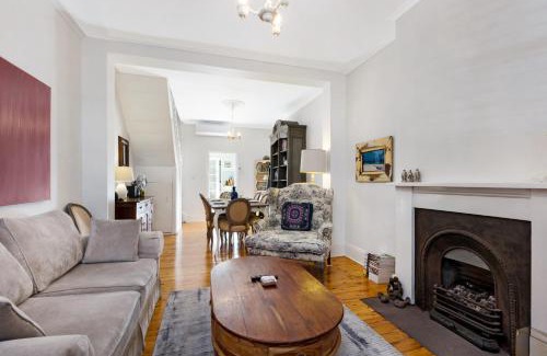 Pyrmont House | Pyrmont Self-Contained Terrace House (64 BUL)