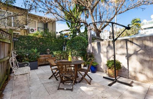 Pyrmont House | Pyrmont Self-Contained Terrace House (64 BUL)