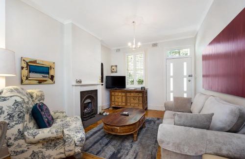Pyrmont House | Pyrmont Self-Contained Terrace House (64 BUL)