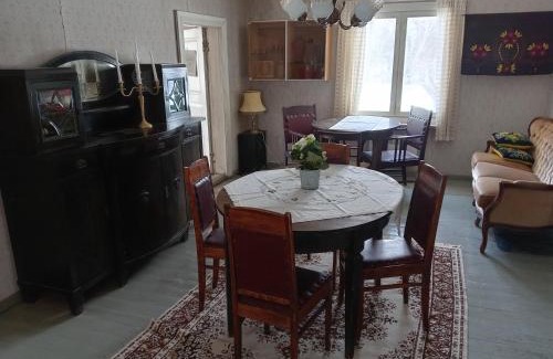 Oulainen House | Pyrrön pirtti, koko talo