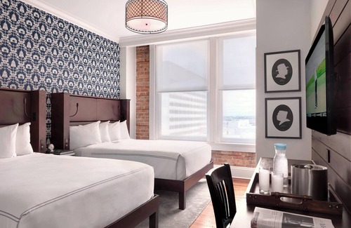 Central Business District Hotel | Q&C Hotel and Bar, New Orleans, Autograph Collection