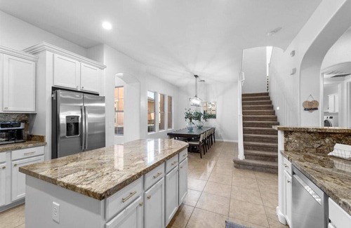 Will Rogers Equestrian Ranch House | QC Villa: A spacious 2-Story Home in Queen Creek