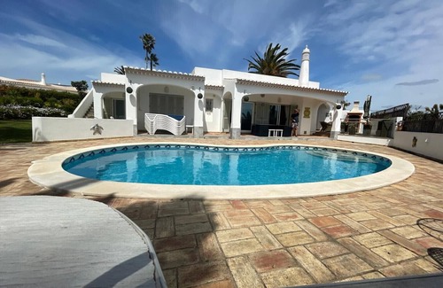 Praia da Luz Villa | QDL 16 – beautiful 4-bed villa with air-con, private pool & seaviews