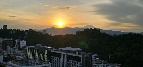 Downtown Kota Kinabalu Apartment | Qilala DualView by The Shore