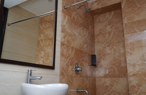 New Delhi Hotel | Qotel Hotel Rajouri Garden