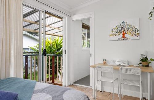 Lidcombe House | Quadruple Ensuite Room - Nearby Stations & Shops