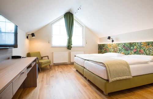 Maxglan Hotel | Quadruple room, non refundable - The Green Hotel zur Post