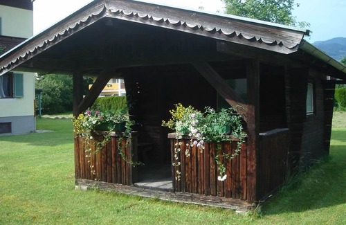 Schuttdorf Cottage | Quadruple room with shower od. Bathroom, toilet - Lindenthaler, guesthouse