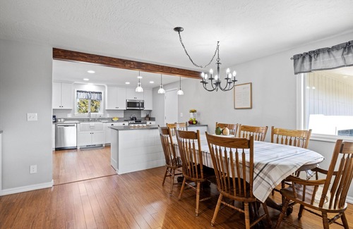 College Place House | Quail Ridge - Views, Pool and Hot tub