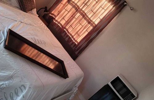 Newton Terrace Apartment | Quaint 1 bedroom- 2 mins from the beach
