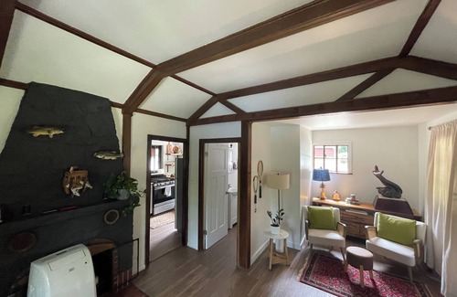 Geneva-on-the-Lake Cottage | Quaint 2br/1ba cottage on private lake w/hot tub. Walk to Lake Erie/GOTL Strip