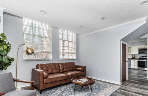 Thompson Square - Bunker Hill Apartment | Quaint 2BR Condo in Charlestown