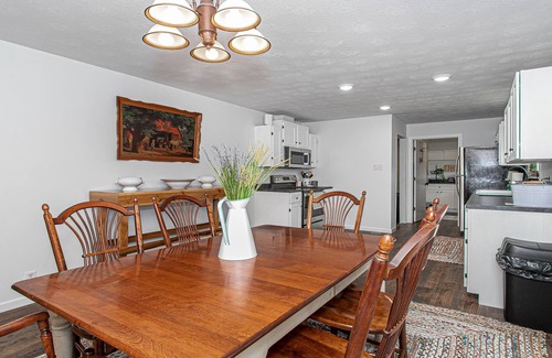 Knox County Other | Quaint 3/2 farmhouse in a quiet rural setting.