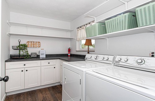 Knox County Other | Quaint 3/2 farmhouse in a quiet rural setting.