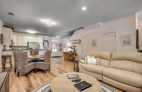 Windy Hill Villa | Quaint 3 Bedroom Townhome with Private Courtyard