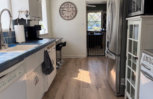 Sunset Park House | Quaint 3-bedroom house with AC in Santa Monica