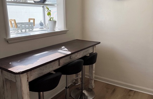 Sunset Park House | Quaint 3-bedroom house with AC in Santa Monica