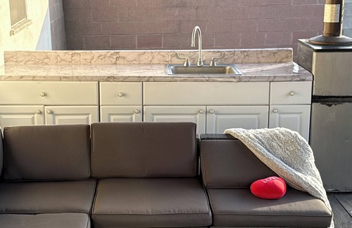 Sunset Park House | Quaint 3-bedroom house with AC in Santa Monica