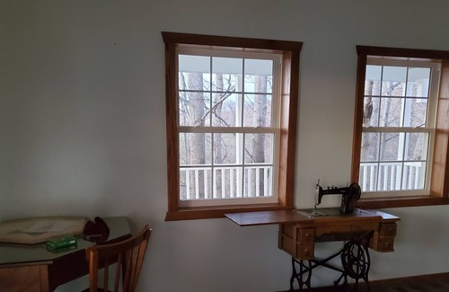 Concord Cottage | Quaint Amish Cottage in Rural Kentucky Hills