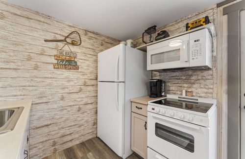 Kimberling City Cabin | Quaint and Cozy 2 bedroom cabin on Table Rock Lake!