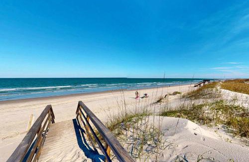 Vilano Beach House | Quaint Beach View St Aug Home - Lasolas