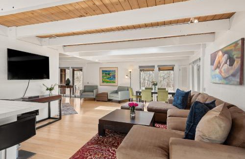 Mountain Valley House | Quaint Budget-friendly Retreat With Aspen Charm