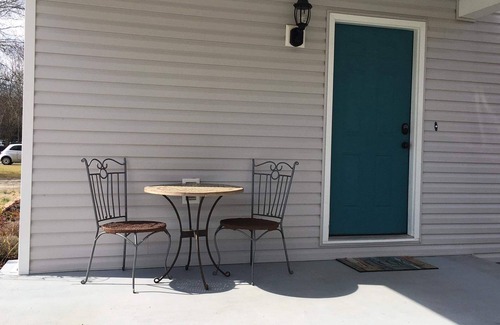 Huntsville House | Quaint Bungalow close to 5 Points!