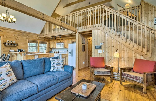 Sweetbriar Farms Cabin | Quaint Cabin w/Deck & Loft: 10 Mi to Lake Lure!